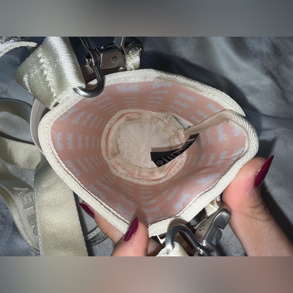 Stanley The All Day Quencher Carry-All shoulder strap cup holder - Rose Quartz - Picture 6 of 12